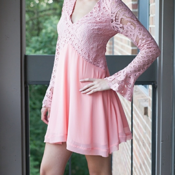 TULAROSA lace skylar short dress women’s Size Small - Picture 2 of 8